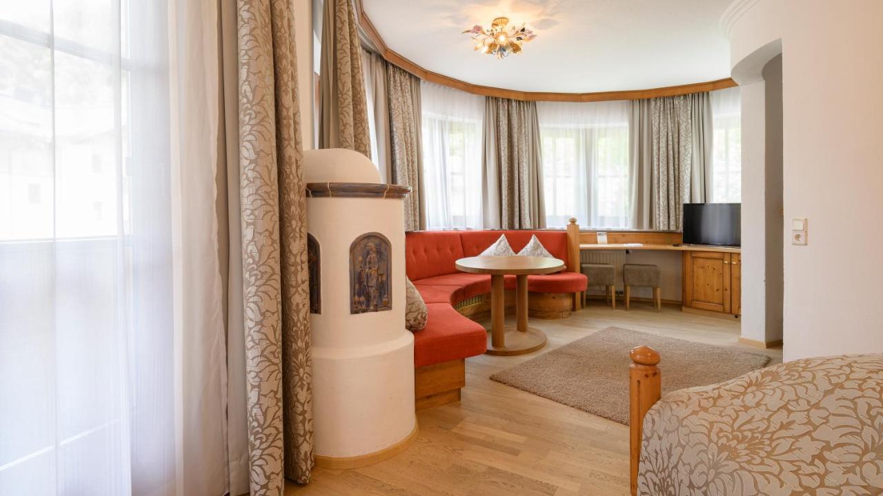 Hotel Garni Castel B&B Ischgl Extérieur photo